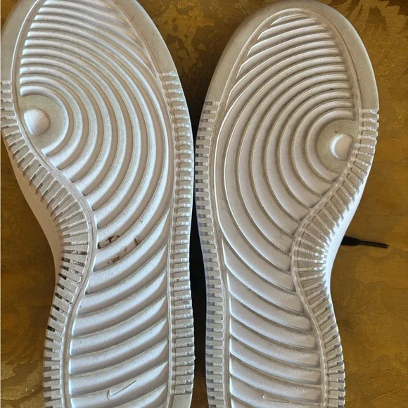 Nike Women's sneakers size 7 - Picture 5 of 14